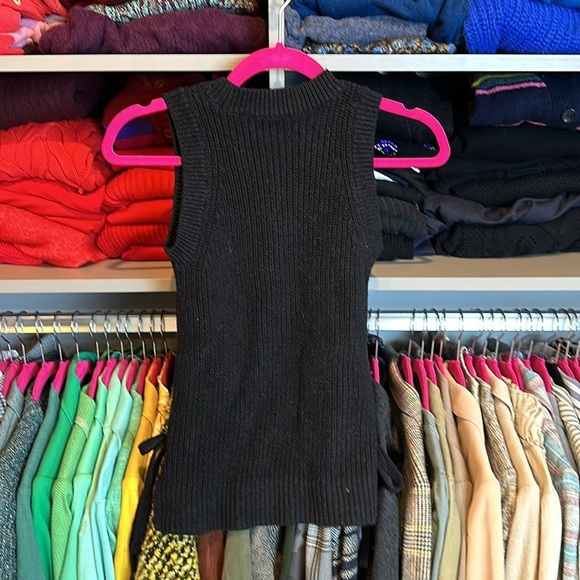 Loft black sleeveless crew neck sweater size XS​ - Picture 3 of 3